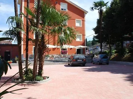 ホテル L'ombrosa 3*