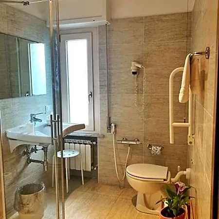 L'ombrosa מלון 3*